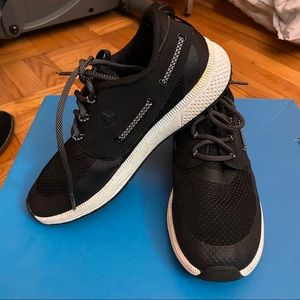 🔴SOLD🔴SPERRY BIG BOYS Shoes Black 2.5 white